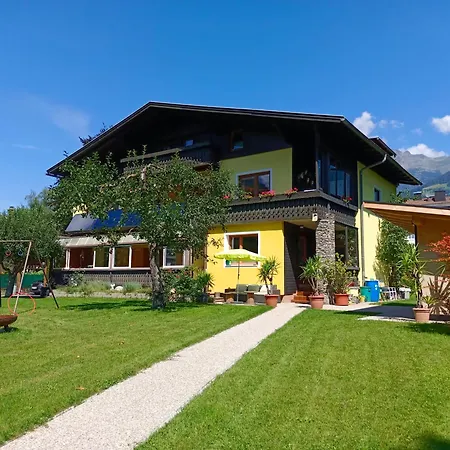 Holiday Apartment *